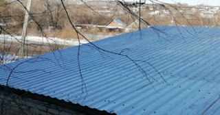 Демонтаж поликарбоната с крыши в Пугачеве - услуги по доступной цене от 635 рублей